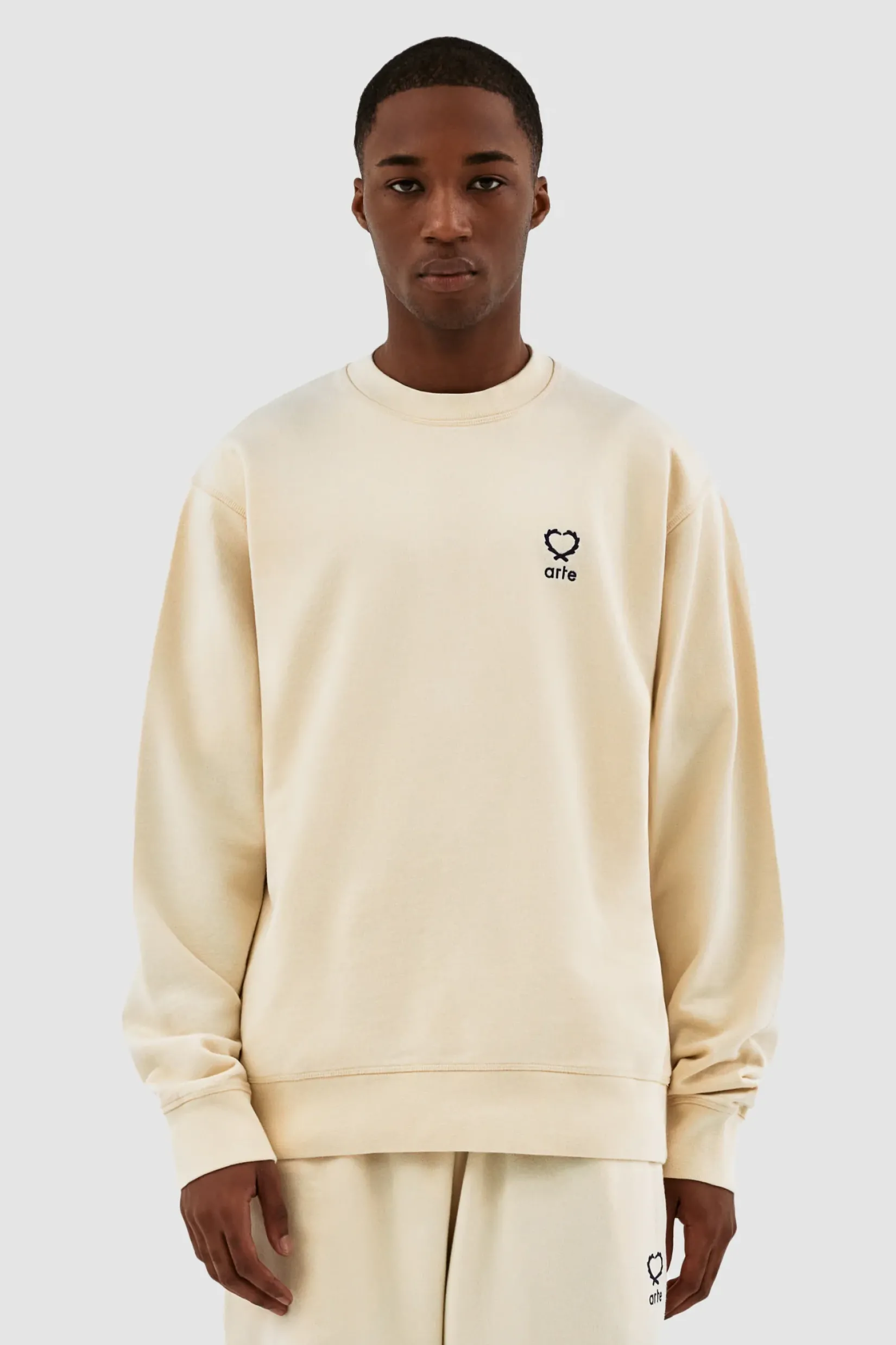 Hot Carlos Small Heart Crewneck Sweaters